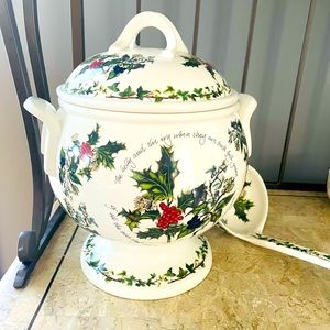Portmeirion "retired  Holly and The Ivy" Christmas Soup Tureen large soup ladle
